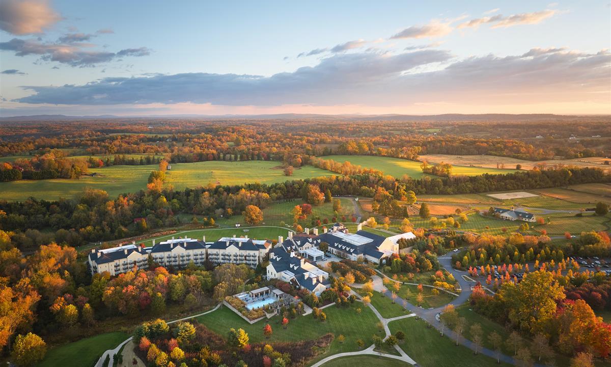 aerial view of resort and surrounding properties